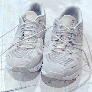 On Cloud 5 Running Waterproof, size 10